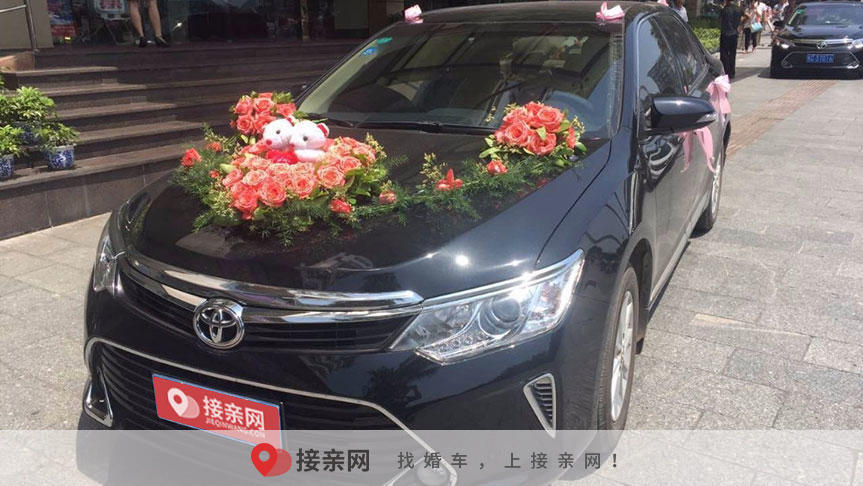 婚车布置彩带如何贴  婚车布置彩带如何折
