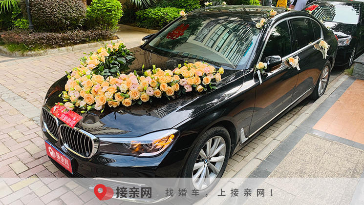 目前婚庆一般用哪款车最多