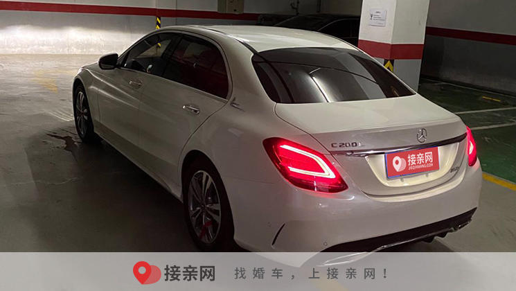 奔驰c级当婚车出租大概380元一次