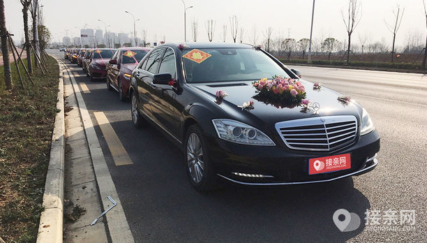 奔驰s级5辆奔驰c级婚车队