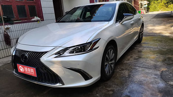 雷克萨斯es婚车 (白色,可做头车)