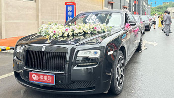 重庆婚庆用车价格表：劳斯莱斯古思特婚车一般多少钱